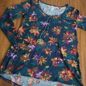 Xs lynnae long sleeve shirt by lularoe  floral